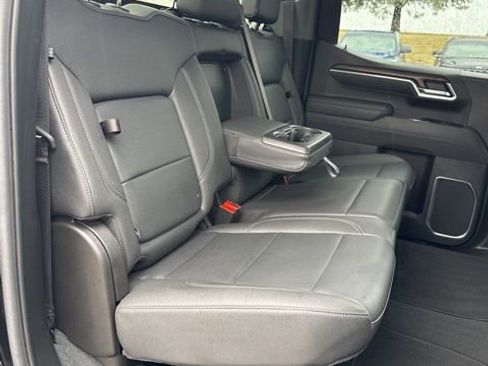 Used 2025 GMC Sierra 1500 SLT image 41