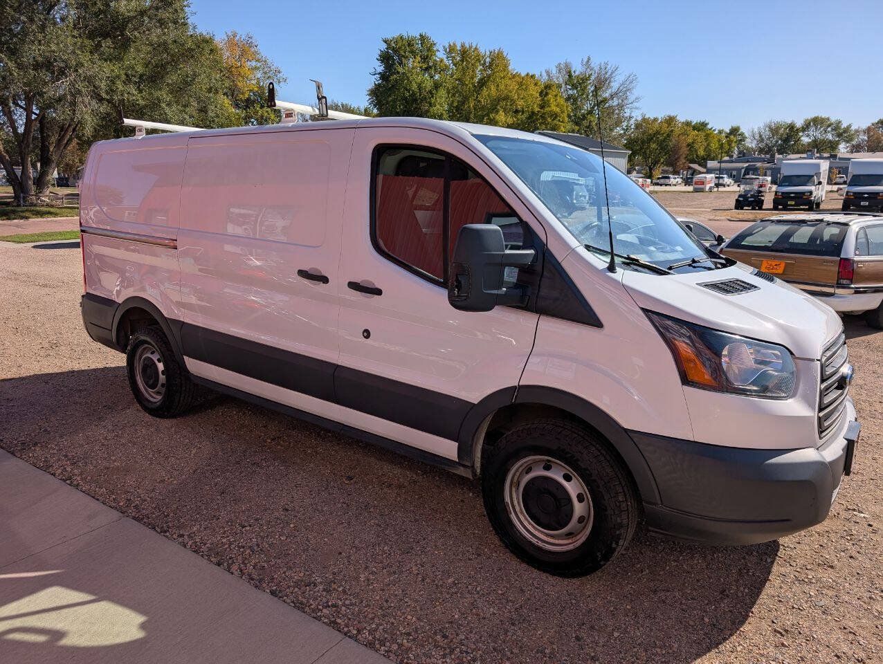 Used 2018 Ford Transit 250 130 Low Roof RWD image 4