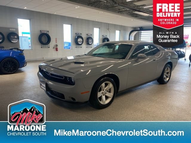 Used 2022 Dodge Challenger SXT RWD image 1