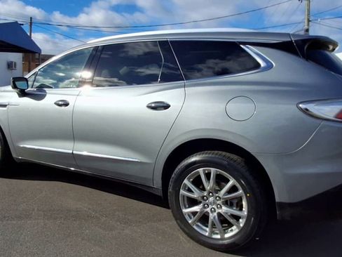 Used 2023 Buick Enclave Essence w/ Experience Buick Package image 4