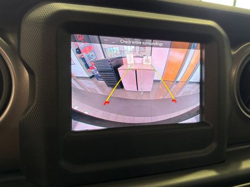 Used 2021 Jeep Wrangler Unlimited Sport image 40