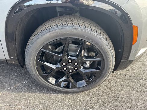 New 2026 Chevrolet Traverse RS w/ LPO, Floor Liner Package image 13