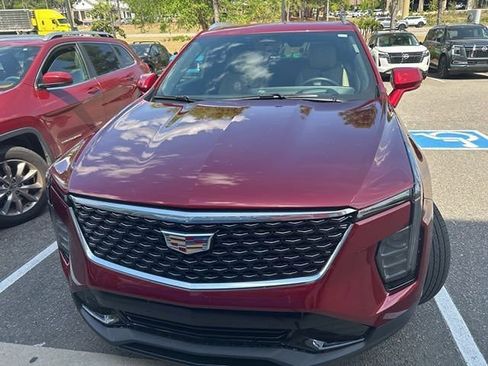 Used 2024 Cadillac XT4 Premium Luxury w/ Technology Package image 9