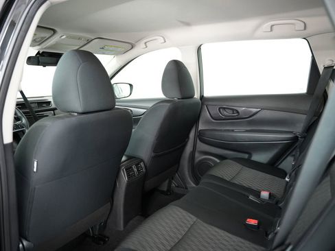 Used 2020 Nissan Rogue S FWD image 33