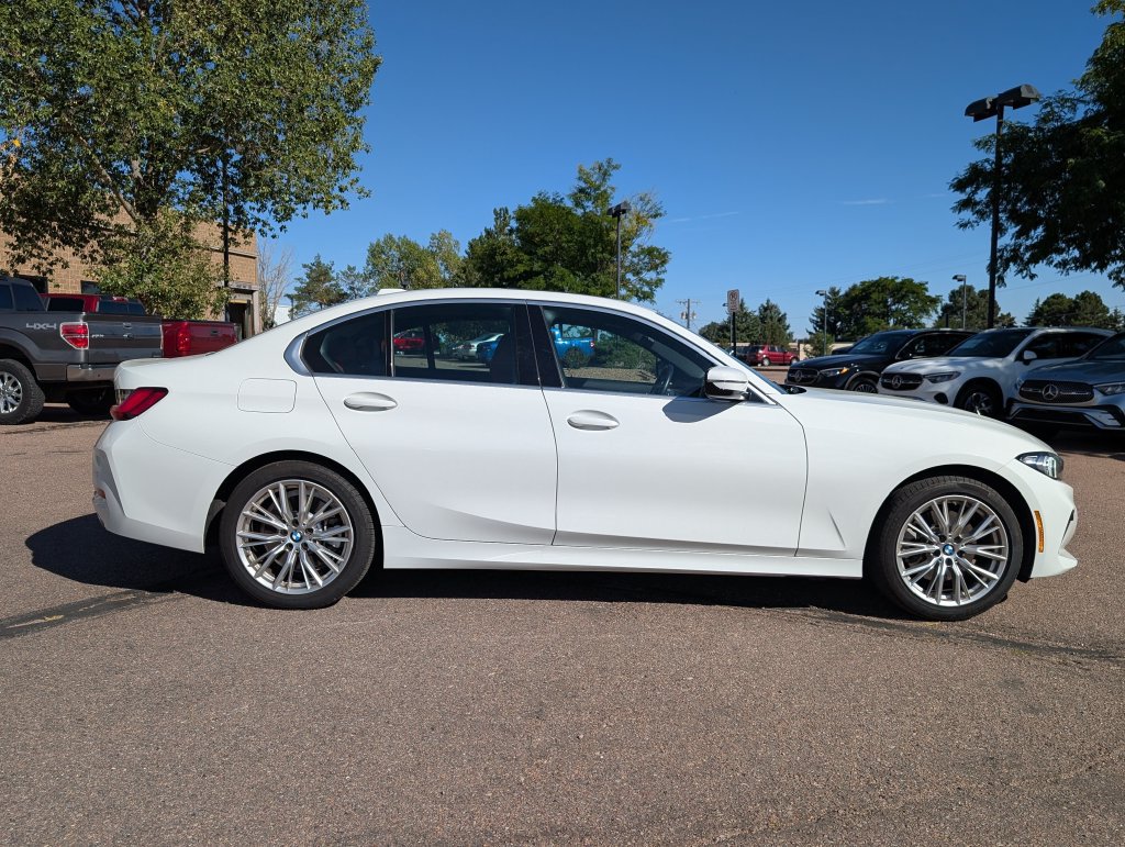 Used 2024 BMW 330i Sedan RWD image 4