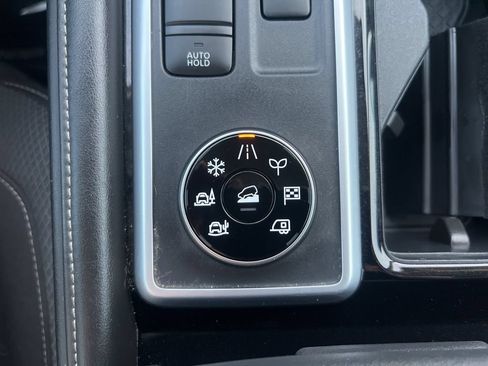 Used 2025 Nissan Pathfinder SV AWD/4WD image 53