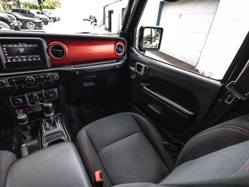 Used 2020 Jeep Wrangler Unlimited Rubicon AWD/4WD image 25