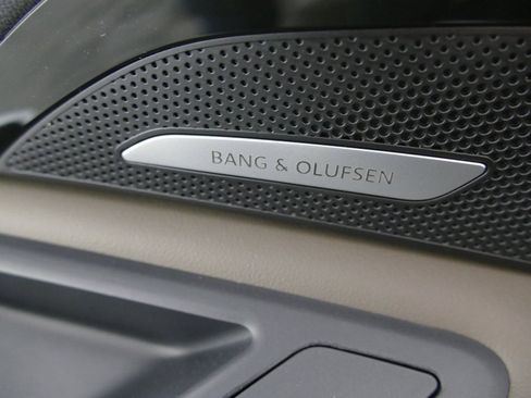 New 2025 Audi Q5 Premium Plus image 12