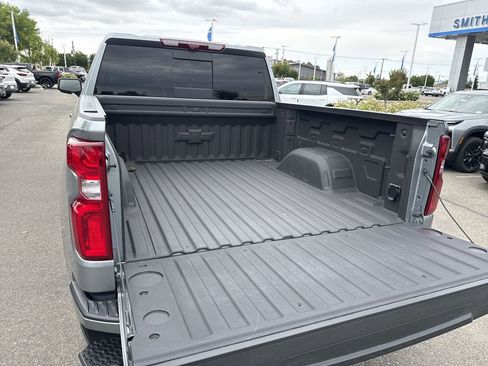 Used 2025 Chevrolet Silverado 1500 High Country AWD/4WD image 26