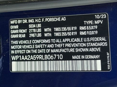 Certified 2024 Porsche Macan image 26