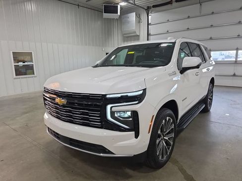 Used 2025 Chevrolet Tahoe High Country AWD/4WD image 4