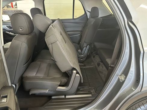 Used 2020 Chevrolet Traverse LT FWD image 34