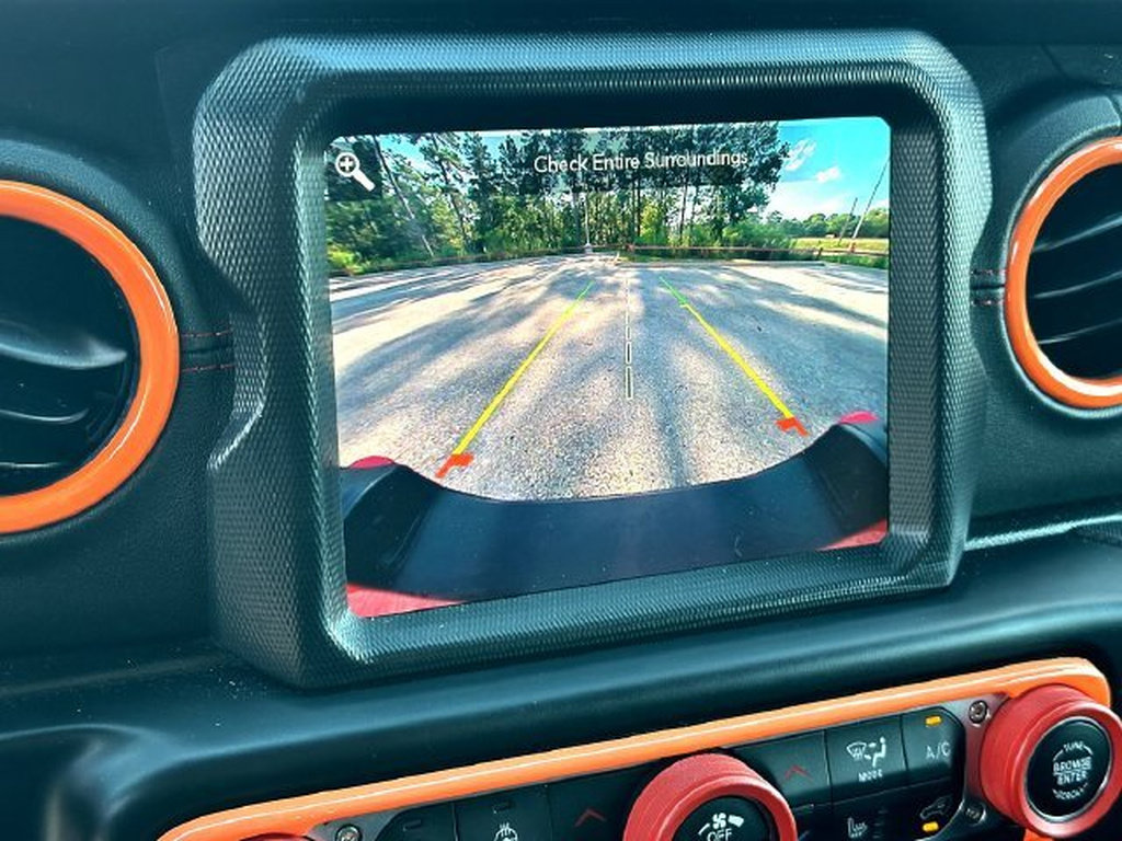 Used 2023 Jeep Gladiator Rubicon AWD/4WD image 15