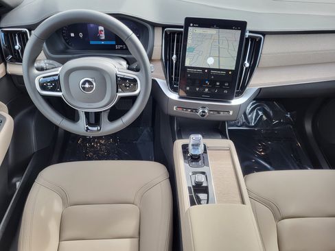 New 2026 Volvo XC90 T8 Plus w/ Protection Package Premier AWD/4WD image 17
