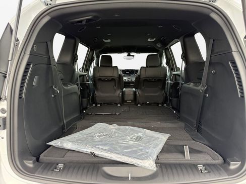 New 2026 Chrysler Pacifica Select image 18