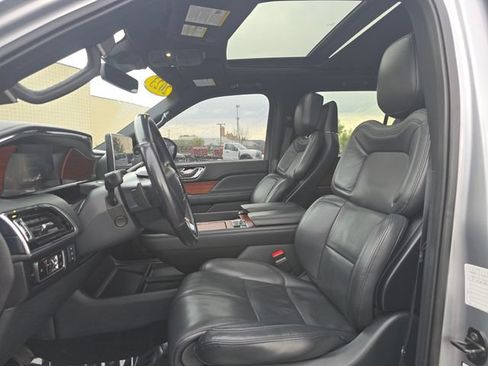 Used 2023 Lincoln Navigator Reserve AWD/4WD image 11