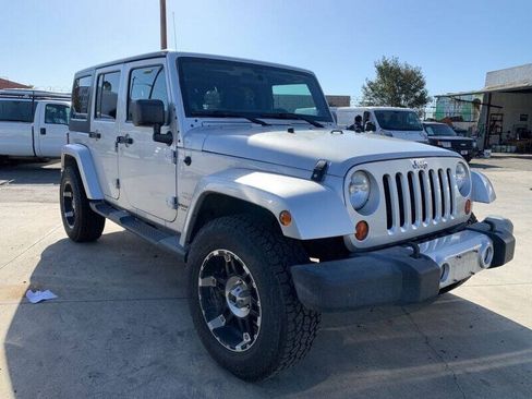 Used 2012 Jeep Wrangler Unlimited Sahara w/ Connectivity Group AWD/4WD image 1