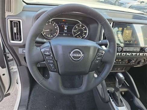New 2025 Nissan Frontier SV w/ SV Convenience Package image 33