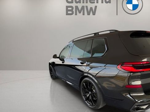 Used 2025 BMW X7 xDrive40i w/ M Sport Package AWD/4WD image 8