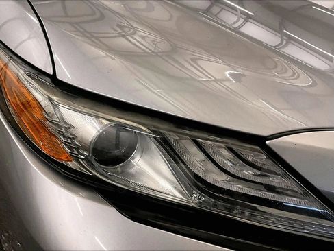 Used 2019 Toyota Camry XSE image 28