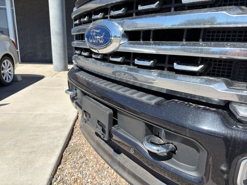 Used 2024 Ford F350 Platinum w/ FX4 Off-Road Package AWD/4WD image 30