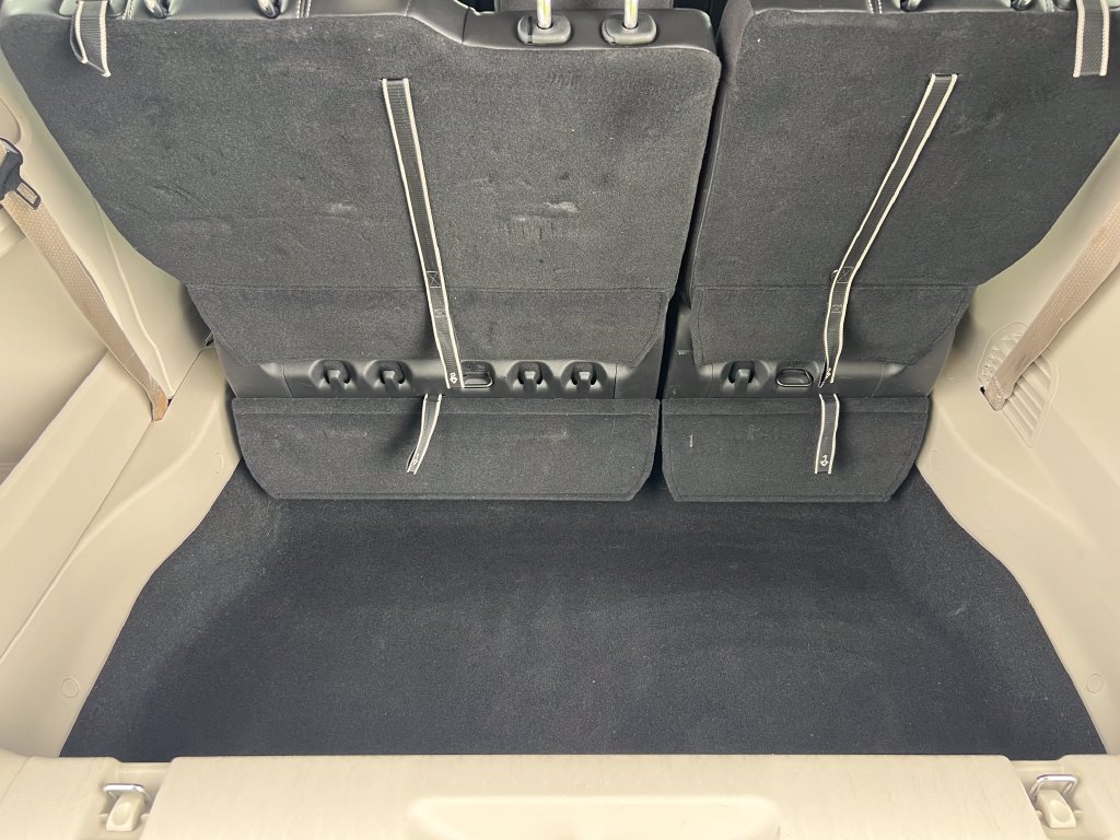 Used 2024 Chrysler Pacifica Touring-L FWD image 20