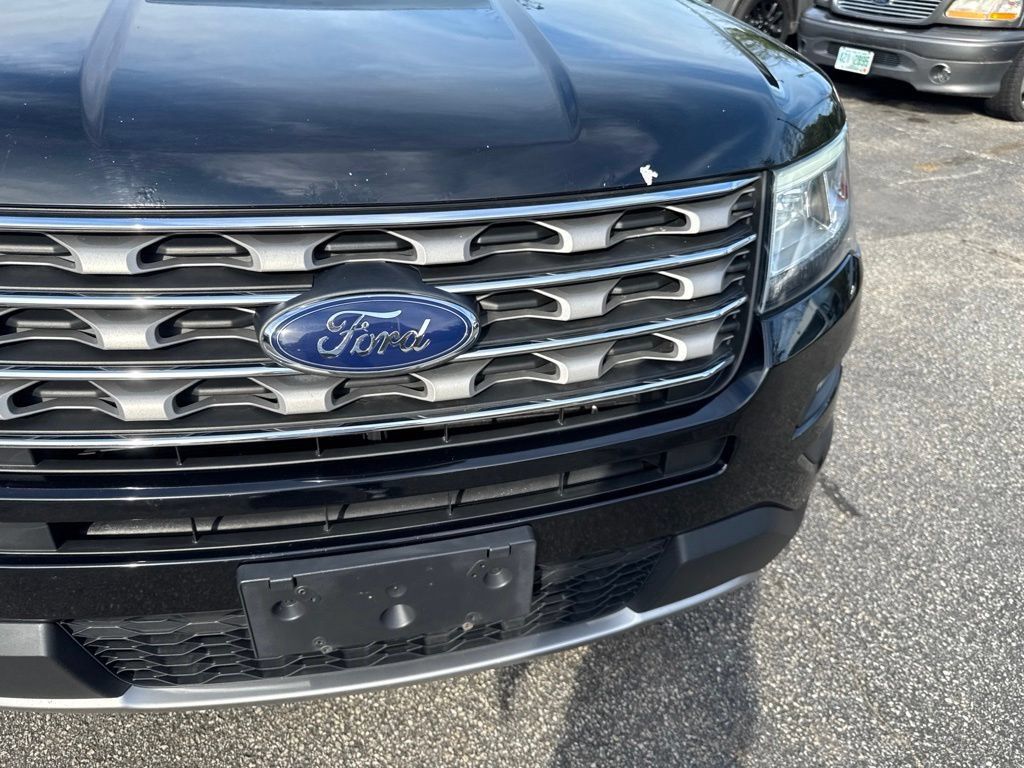 Used 2017 Ford Explorer XLT AWD/4WD image 16