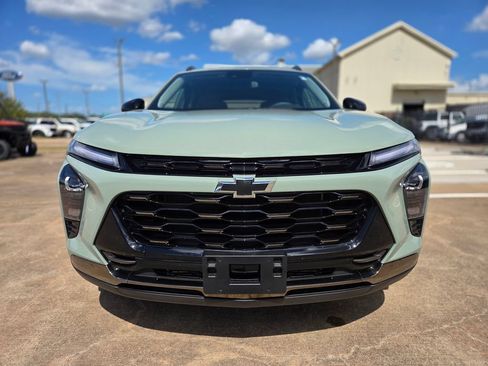 Used 2026 Chevrolet Trax ACTIV FWD image 2