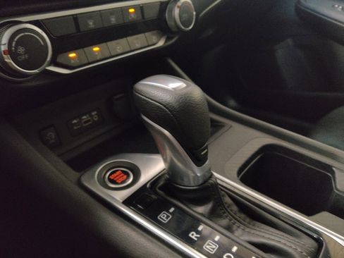 Used 2024 Nissan Sentra SV FWD image 26