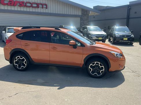 Used 2014 Subaru Crosstrek 2.0i Limited w/ Popular Package #1 AWD/4WD image 2