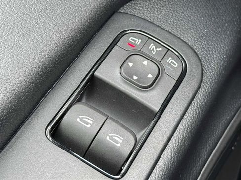 Used 2025 Mercedes-Benz Sprinter 2500 image 23