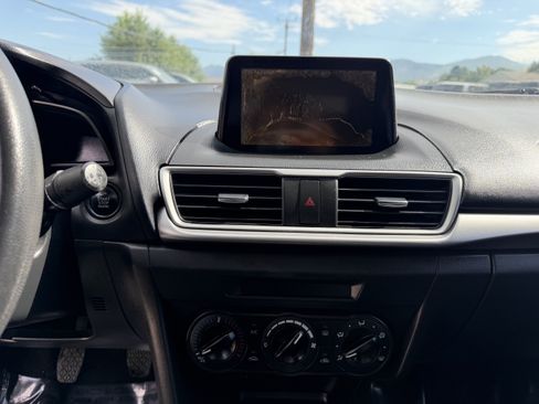 Used 2017 MAZDA MAZDA3 Sport FWD image 15