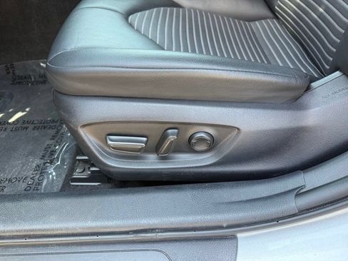 Used 2022 Toyota Camry SE FWD image 7