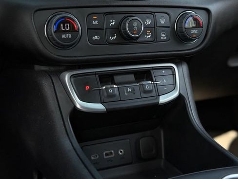 Used 2024 GMC Terrain SLE w/ Driver Convenience Package AWD/4WD image 23