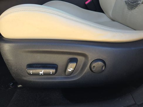 Used 2013 Lexus CT 200h image 16