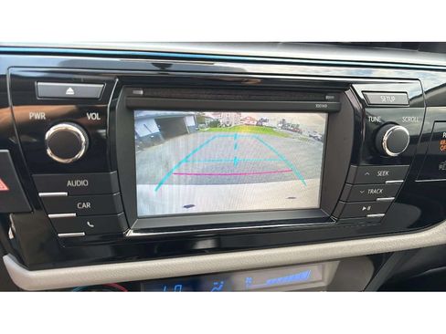 Used 2015 Toyota Corolla LE FWD image 16
