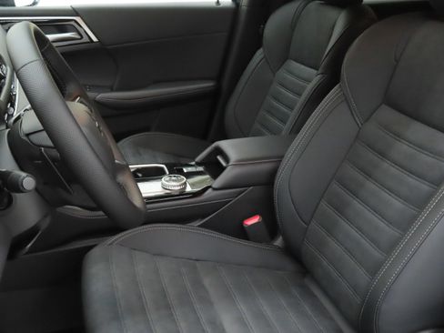 New 2026 Mitsubishi Outlander LE FWD image 11