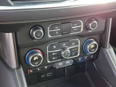 Used 2023 Chevrolet Suburban Premier image 20