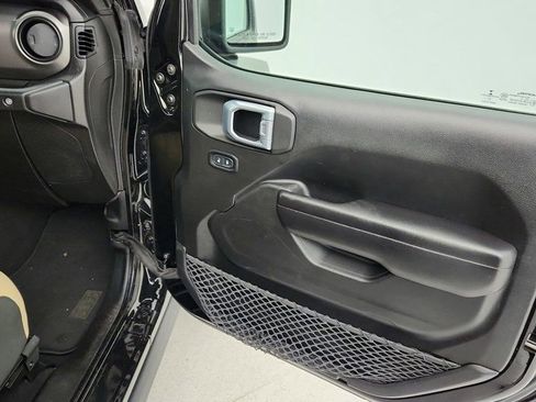 Used 2021 Jeep Wrangler Sport image 26