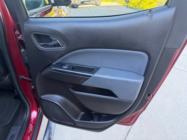 Used 2017 Chevrolet Colorado Z71 AWD/4WD image 10
