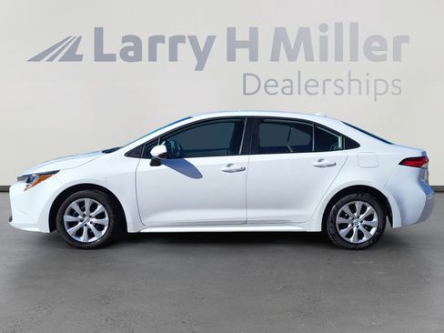 Certified 2025 Toyota Corolla LE image 2