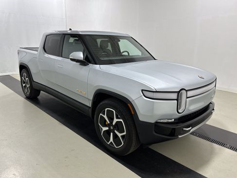 Used 2024 Rivian R1T Adventure AWD/4WD image 7
