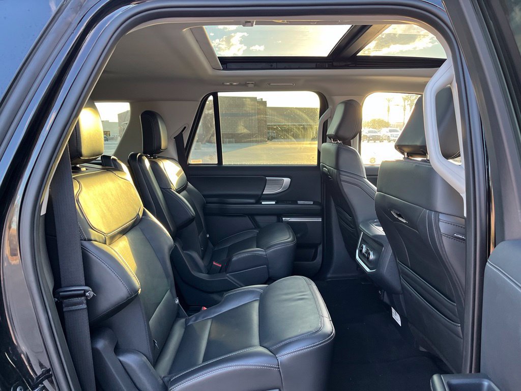 Used 2025 Ford Expedition Max Platinum AWD/4WD image 15
