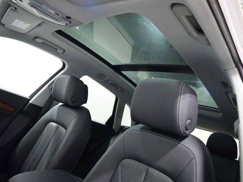 Used 2023 Audi Q5 2.0T Premium w/ Convenience Package image 18