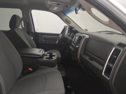 Used 2022 RAM 1500 Classic SLT RWD image 21