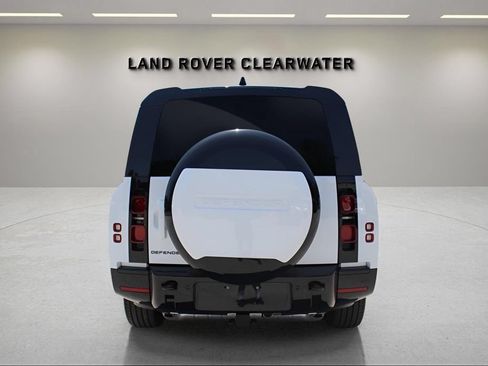 Used 2025 Land Rover Defender 130 X-Dynamic SE AWD/4WD image 4