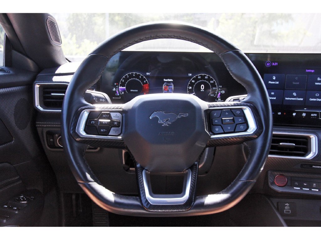 Used 2025 Ford Mustang Convertible RWD image 15