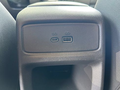 Used 2025 Chevrolet Trax LT FWD image 19
