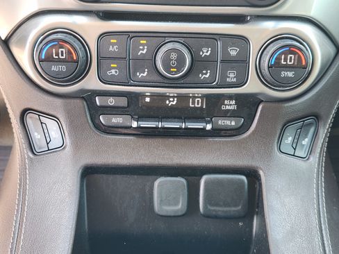Used 2018 Chevrolet Tahoe LT w/ Luxury Package RWD image 19