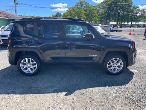 Used 2015 Jeep Renegade Latitude AWD/4WD image 9